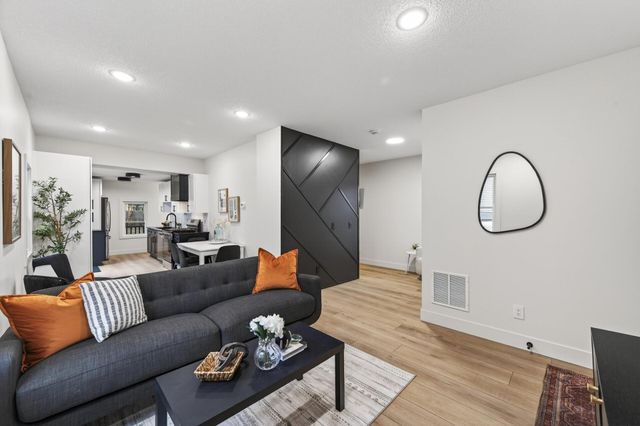 419 Fillmore Street NE, Minneapolis, MN 55413