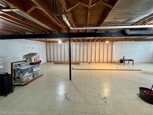 40684 Village Wood Road, Novi, MI 48375