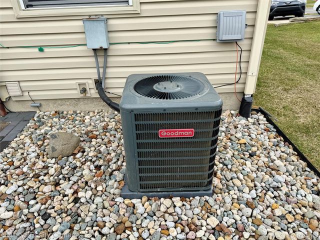 40684 Village Wood Road, Novi, MI 48375