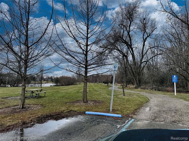 40684 Village Wood Road, Novi, MI 48375