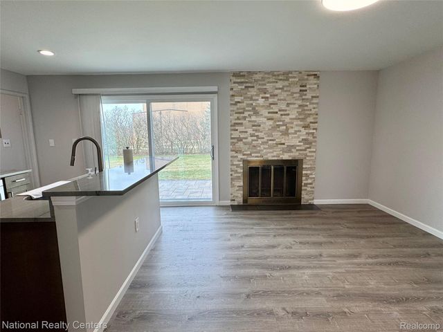 40684 Village Wood Road, Novi, MI 48375