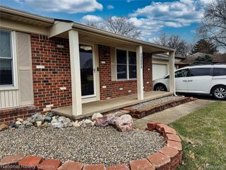 40684 Village Wood Road, Novi, MI 48375