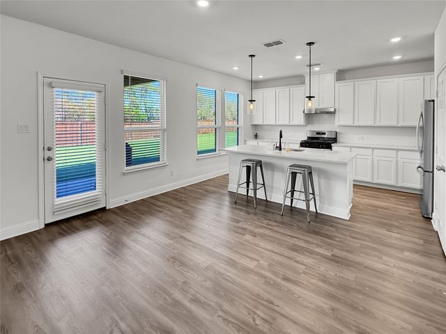 1200 Lancaster Drive, Justin, TX 76247