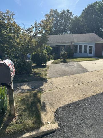 9 FARRINGTON CT, Southampton, NJ 08088