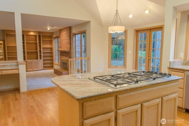 8816 SE 77th Place, Mercer Island, WA 98040