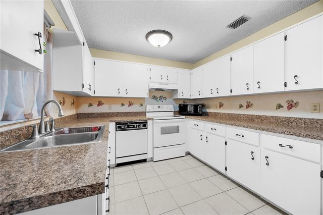 8400 SW 90TH STREET D, Ocala, FL 34481