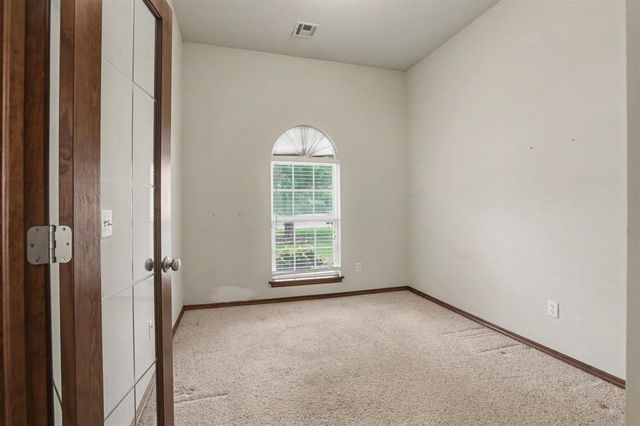 3825 Pamela Lane, Yukon, OK 73099