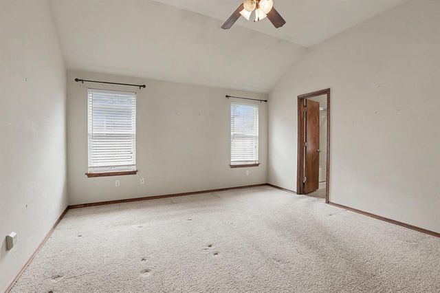 3825 Pamela Lane, Yukon, OK 73099