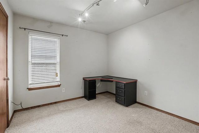3825 Pamela Lane, Yukon, OK 73099
