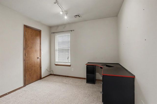 3825 Pamela Lane, Yukon, OK 73099