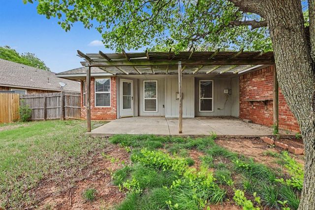 3825 Pamela Lane, Yukon, OK 73099