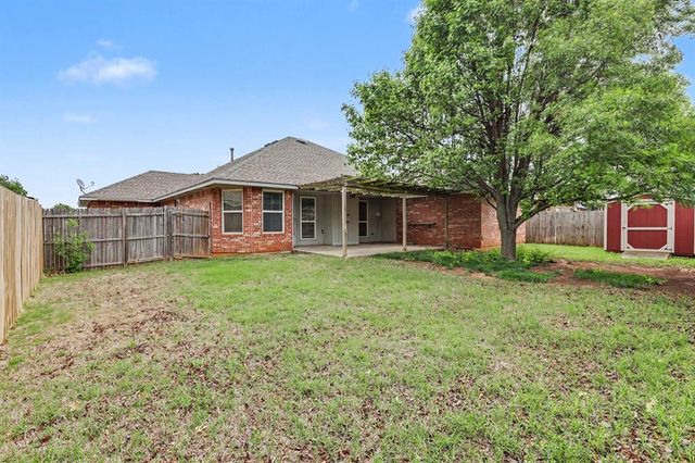 3825 Pamela Lane, Yukon, OK 73099