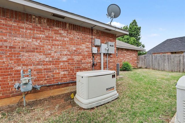 3825 Pamela Lane, Yukon, OK 73099