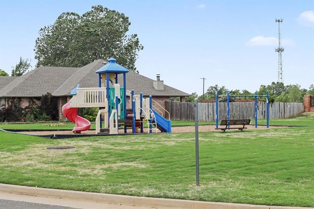 3825 Pamela Lane, Yukon, OK 73099