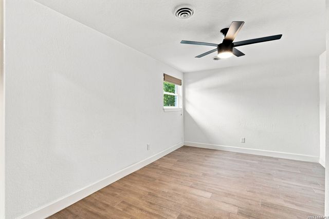 209 DANDELION LN, Castle Hills, TX 78213
