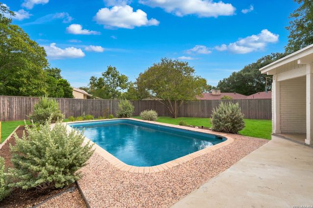 209 DANDELION LN, Castle Hills, TX 78213