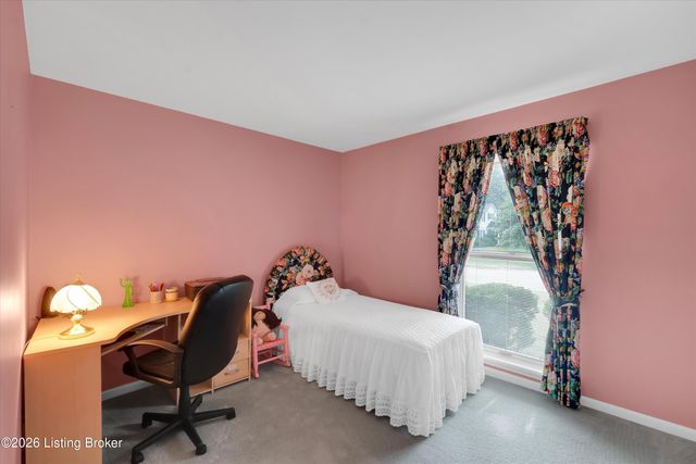 513 Cheskirk Pl, Louisville, KY 40243