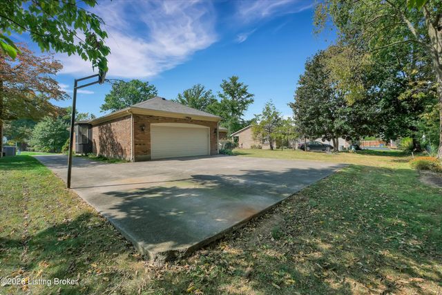 513 Cheskirk Pl, Louisville, KY 40243