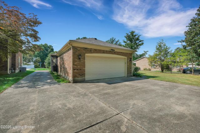 513 Cheskirk Pl, Louisville, KY 40243