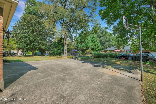513 Cheskirk Pl, Louisville, KY 40243
