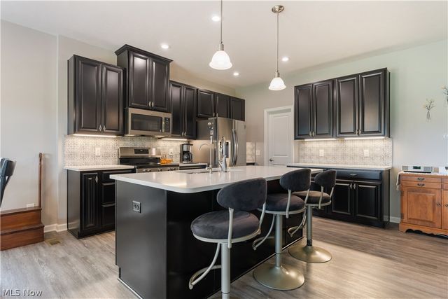 5810 Quarry Lake Drive SE, East Canton, OH 44730