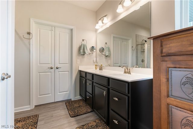 5810 Quarry Lake Drive SE, East Canton, OH 44730