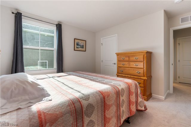 5810 Quarry Lake Drive SE, East Canton, OH 44730