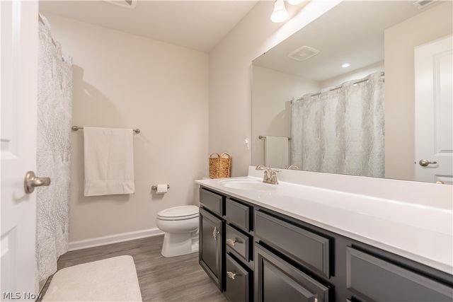 5810 Quarry Lake Drive SE, East Canton, OH 44730