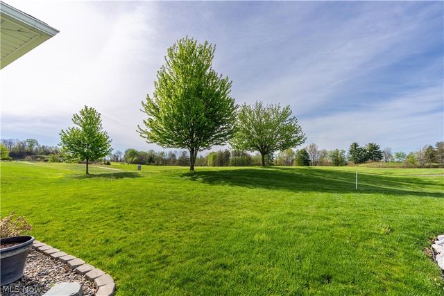 5810 Quarry Lake Drive SE, East Canton, OH 44730