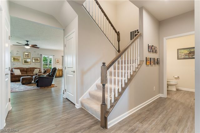 5810 Quarry Lake Drive SE, East Canton, OH 44730