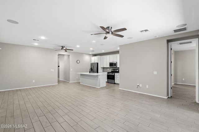 12101 E Ryscott Circle, Vail, AZ 85641