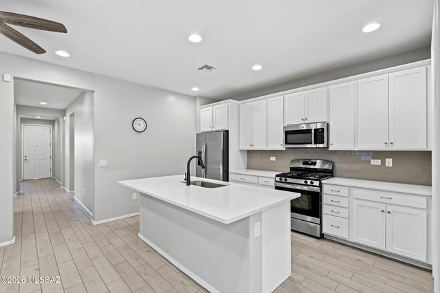 12101 E Ryscott Circle, Vail, AZ 85641