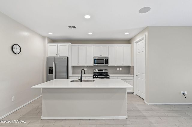 12101 E Ryscott Circle, Vail, AZ 85641