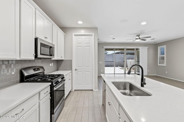 12101 E Ryscott Circle, Vail, AZ 85641