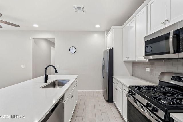 12101 E Ryscott Circle, Vail, AZ 85641