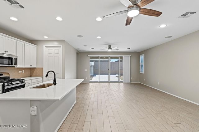 12101 E Ryscott Circle, Vail, AZ 85641