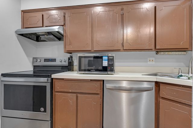 7830 W North Avenue 414, Elmwood Park, IL 60707