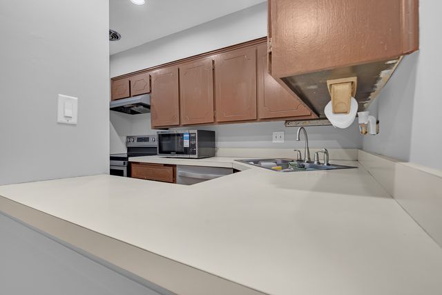 7830 W North Avenue 414, Elmwood Park, IL 60707