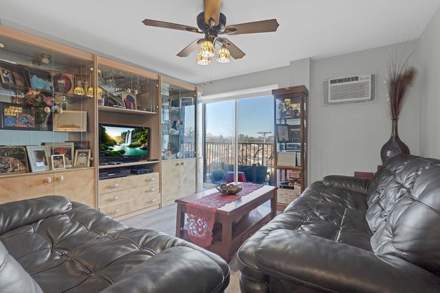 7830 W North Avenue 414, Elmwood Park, IL 60707