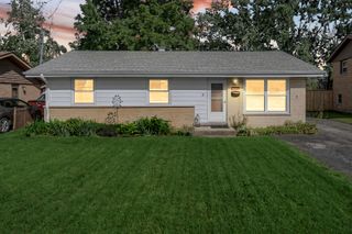 13209 E Playfield Drive, Crestwood, IL 60418