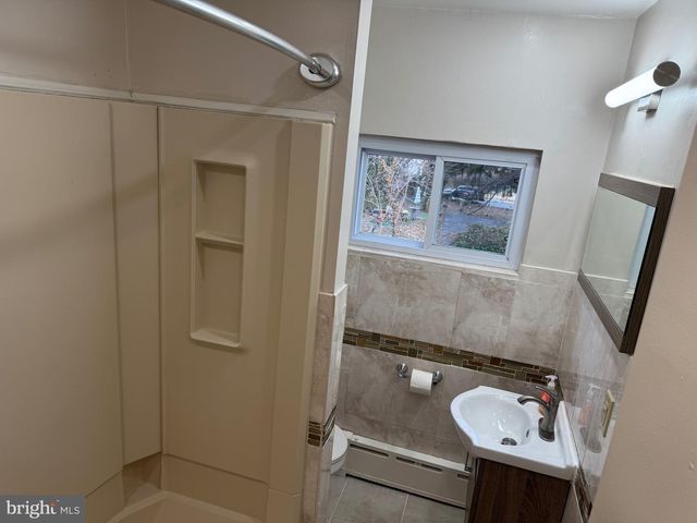 417 LAUREL RD, Lansdowne, PA 19050