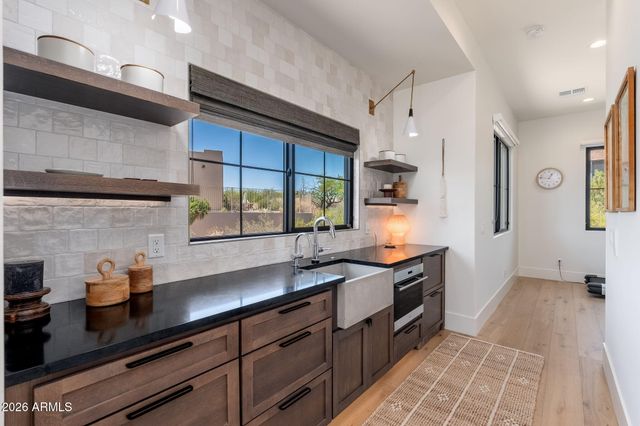 11306 E MONUMENT Drive, Scottsdale, AZ 85262