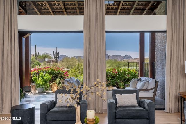 11306 E MONUMENT Drive, Scottsdale, AZ 85262