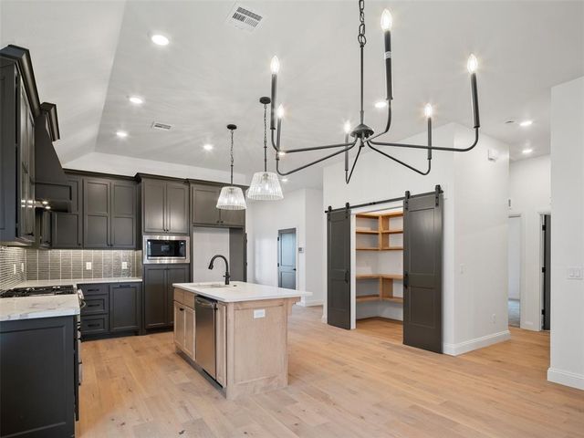 16313 Blackberry Farm Road, Oklahoma City, OK 73013
