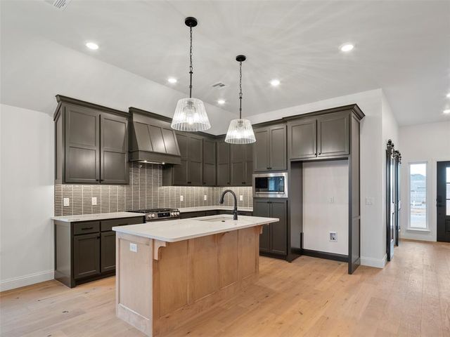 16313 Blackberry Farm Road, Oklahoma City, OK 73013