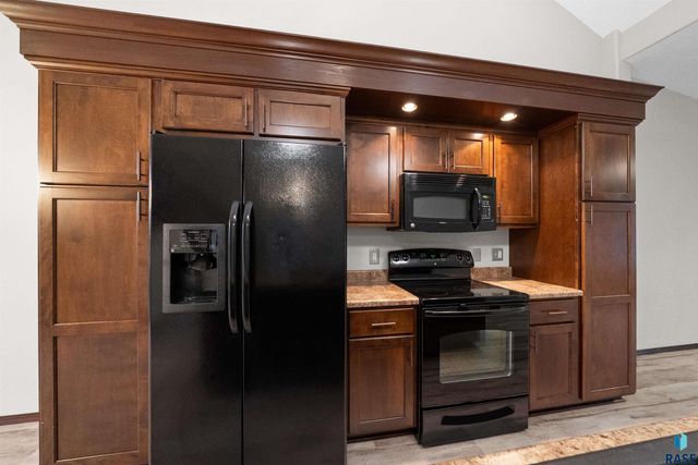 2904 E Indigo Pl Place, Sioux Falls, SD 57108