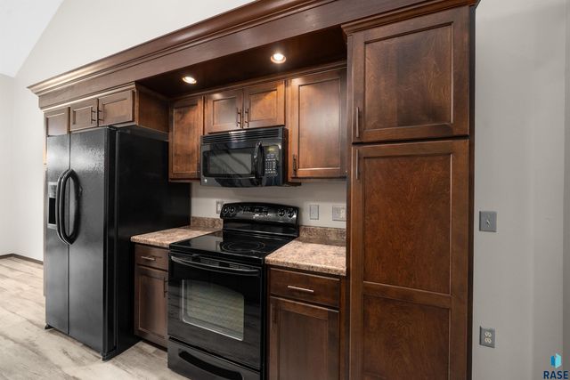 2904 E Indigo Pl Place, Sioux Falls, SD 57108