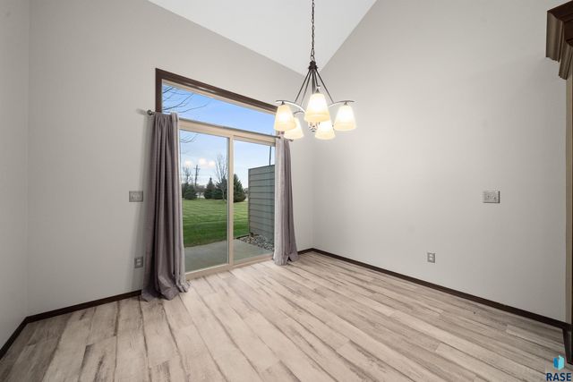 2904 E Indigo Pl Place, Sioux Falls, SD 57108