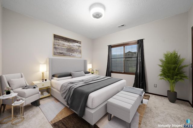 2904 E Indigo Pl Place, Sioux Falls, SD 57108