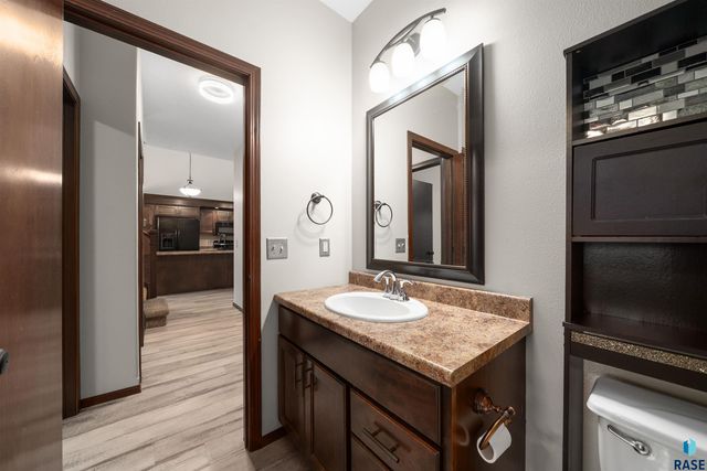 2904 E Indigo Pl Place, Sioux Falls, SD 57108